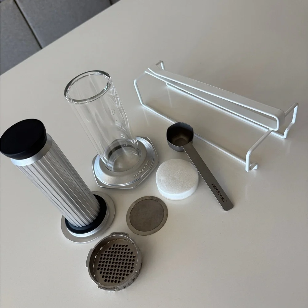 AeroPress Premium Glass Coffee Press - Picture 3 of 7